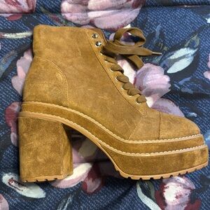 Steve Madden Women's Ember Tan Suede Chunky Heeled Boots Size 8